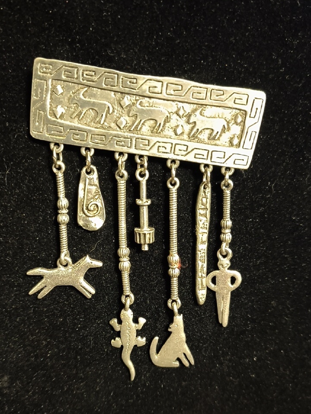 JJ 1988 Vintage Silver-tone Dangling Charm Brooch with Animal Motifs Pewter Gift